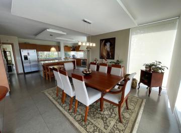 Departamento · 284m² · 3 Habitaciones · 2 Estacionamientos · Venta Depar Lujo 3 Dormi con Jardin, Nayon $339,000 Cod: