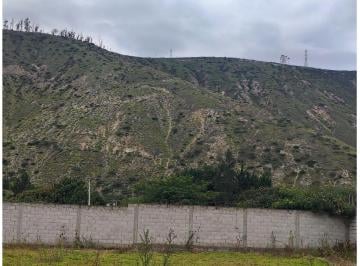 Terreno / Lote · 1977m² · $155 Mil Venta Terreno con Cerramiento en Urb Privada, Mitad del Mundo