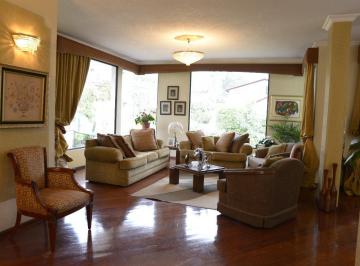 Casa · 560m² · 6 Habitaciones · 3 Estacionamientos · Venta Amplia Casa en Ponceano – Quito Norte