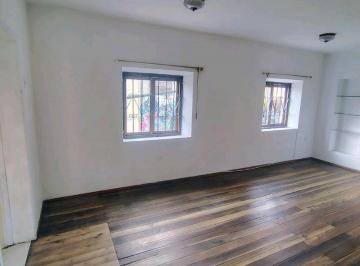 Casa · 110m² · 3 Habitaciones · 83 Mil Venta 370 Renta Casa en Guápulo, Excelente Ubicación