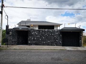 Casa de 5 habitaciones, Quito · Casa en Venta – Urb. San Gregorio | Pusuquí