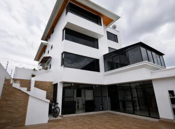Casa de 5 habitaciones, Quito · Casa en Venta – Urb. San Gregorio | Pusuquí