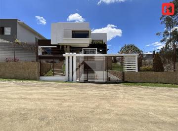 Casa de 4 habitaciones, Cuenca · Vendo Casa en #cuenca – Sector San Miguel de Putushi (Cv3652)