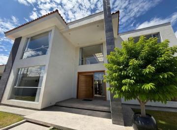 Casa de 3 habitaciones, Quito · Hermosa Casa de Arriendo en Puembo!