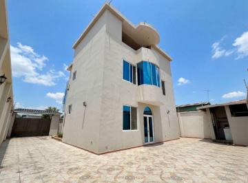 Casa de 4 habitaciones, Machala · Se Vende Casa Familiar Sector Urseza II en Machala