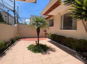 Casa · 190m² · 4 Habitaciones · 3 Estacionamientos · Casa en Ponceano Casa Esquinera Ponceano Alto