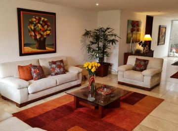 Casa · 234m² · 3 Habitaciones · 2 Estacionamientos · Casa de Venta Conjunto Sector La Vieja Hacienda Cumbaya
