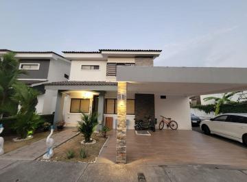 Casa de 3 habitaciones, Guayaquil · Casa Esquinera Totalmente Amoblada en Alquiler – Punta Esmeraldas, Vía a La Costa