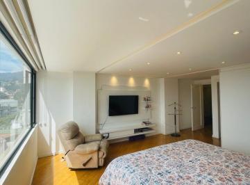 Departamento de 4 habitaciones, Quito · Amplio Departamento Remodelado con Hermosa Vista en Venta en Quito Tenis