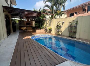 Casa de 5 habitaciones, Guayaquil · Casa de Venta Estancias del Rio, Samborondon 5 Dorm. Más Estudio