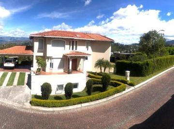 Casa · 330m² · 4 Habitaciones · 4 Estacionamientos · Casa Hermosa Lujo Tanda - Nayon Exclusiva Amoblada
