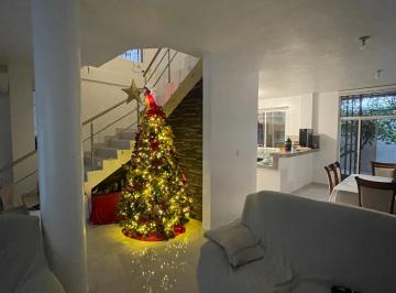 Casa de 3 habitaciones, Santo Domingo · Casa Amplia, Segura y Cómoda Para El Confort y Tranquilidad de Su Familia.