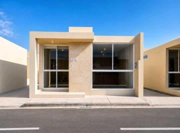 Casa · 62m² · 2 Habitaciones · 2 Estacionamientos · Rento Casa de Una Planta 2 Dorm. Punta Arrecife Manta - Jaramijo