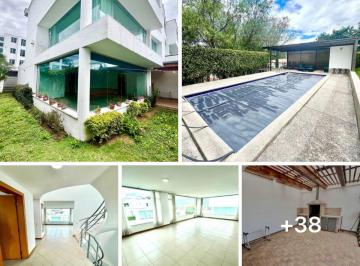 Casa de 3 habitaciones, Quito · Cumbayá – Sector Parque de Cumbayá | Vendo Amplia Casa de 329 m² en Conjunto Privado con Jardín