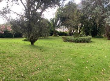 Terreno / Lote de 1 habitación, Quito · Terreno de 12000 m² Para Proyecto Inmobiliariocon Casa de Una Sola Planta