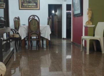 Casa de 6 habitaciones, Guayaquil · Casa de 188 m² con 6 Recámaras en Venta en Los Sauces