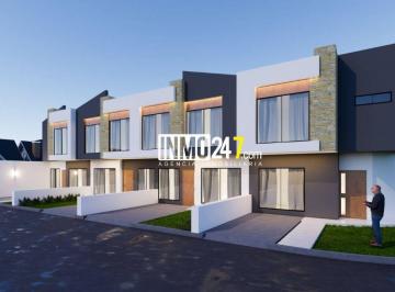 Casa de 3 habitaciones, Cuenca · Casas Vip en Venta - Baños Desde $118,000