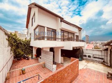 Casa de 3 habitaciones, Quito · Vendo Propiedad Construida o Para Derrocar en Quito Sector del Batán