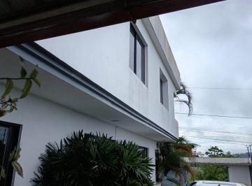 Casa de 5 habitaciones, Tena · Casa de Venta - Tena, Zona Residencial - Acabados Modernos