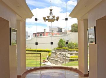 Casa de 4 habitaciones, Quito · Vendo Casa Elegante en Urbanización Privada - Sector Primavera - Cumbayá