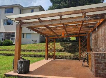 Casa de 3 habitaciones, Quito · Casa de Venta Urbanización Club Los Chillos