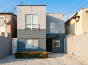Casa · 120m² · 3 Habitaciones · 1 Estacionamiento · Venta Casa Urb. La Joya Etapa Brillante, Av León Febres Cordero. 3 Habitaciones, m. G.
