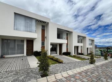 Casa · 90m² · 1 Estacionamiento · Casa en Venta en Calderon Credito Vip $79.900