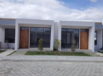Casa · 102m² · 3 Habitaciones · 1 Estacionamiento · En Venta – Casa de Una Sola Planta en San Antonio de Pichincha
