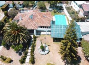 Casa · 146m² · 3 Habitaciones · 1 Estacionamiento · Vendo Casa de 3 Dorm. en El Sector de Pomasqui, Barrio La Florida