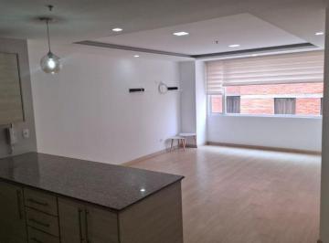 Departamento · 96m² · 2 Habitaciones · 1 Estacionamiento · Vendo de Oportunidad Amplio Dep. de 2 Habits. La Carolina. Cel. 09