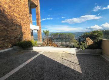Departamento de 3 habitaciones, Quito · Vendo Penthouse en El Sector de Monteserrin
