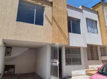 Casa · 120m² · 3 Habitaciones · 1 Estacionamiento · Arriendo Una Casa de 3 Dorm., en El Sector del Portal Shopping