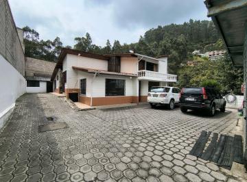 Casa · 343m² · 4 Habitaciones · 6 Estacionamientos · Vendo Casa con Amplio Terreno en El Sector de El Condado, Barrio Santa Isabel