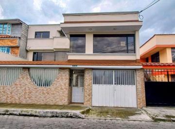 Casa Venta 374m² de 8 habitaciones · Vendo Casa Rentera Independiente en El Sur Quito, Sector Quitumbe - Ciudadela del Ejercito