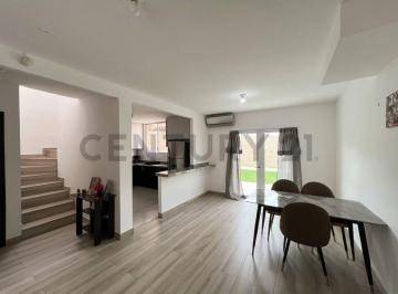 Casa · 92m² · 3 Habitaciones · 2 Estacionamientos · Oportunidad Remate Urb. Oporto Vía a La Costa Casa Como Nueva 178 m² Terreno Elsm