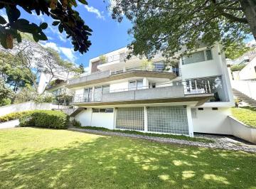Casa · 600m² · 4 Habitaciones · 3 Estacionamientos · Cumbayá - Pillagua Casa en Venta 1000 m² 3 Habitaciones con Suite Independiente