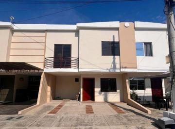 Casa de 3 habitaciones, Manta · Casa de Venta en Zona Sur, Sector Badaraco