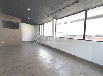 Local comercial , Quito · Local en Alquiler de 200 m² en El Batán