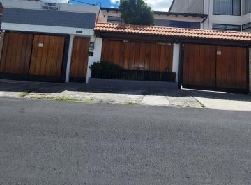 Casa de 5 habitaciones, Quito · Oportunidad Amplia y Confortable Casa en Venta