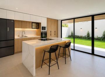 Suite de 1 habitación, Quito · Hermosa Site con Jardin, Urbanizacion Central Cumbaya.