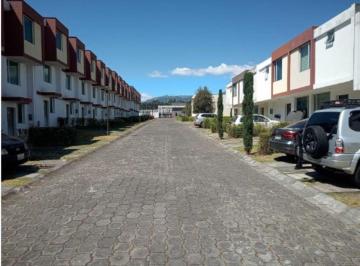 Casa de 2 habitaciones, Quito · Casa en Renta Dentro Conjunto Privado – 2 Dorm. - Sector Inchalillo - Sangolqui