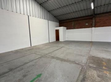 Bodega-Galpón , Quito · Hermosa Bodega de Arriendo de 356 m² (Sector La Ofelia)