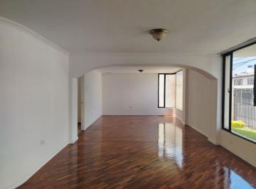 Departamento de 3 habitaciones, Quito · Departamento Sector Iglesia del Carmelo Amazonas