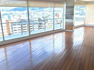 Departamento de 3 habitaciones, Quito · Rento Departamento Bellavista, Tres Dorm. Tres Estacionamientos