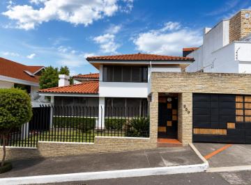 Casa de 3 habitaciones, Quito · Venta Casa Urb. El Condado