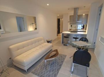 Suite de 1 habitación, Quito · Hermosa Suite Amoblada en Alquiler, con Balcón y Vista, Edificio Piscina, Sector González Suárez