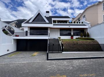Casa de 4 habitaciones, Quito · Exclusiva Residencia de 707 m² en El Pinar Alto con Terrazas y Jardines