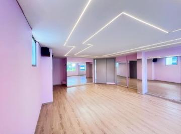 Excelente iluminación · Renta Oficina 139 m² / Parqueadero Sector La Pradera