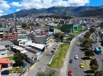 Terreno / Lote , Quito · En Venta Terreno 773 Mtrs. Av Occidental Cerca Condado Shopping, Constr. Hasta 4 Pisos $250.000
