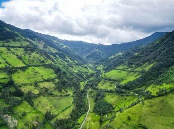 Hacienda-Quinta , Otavalo · Hacienda Productiva y Ecoturística en Venta – San José de Minas, Pataqui